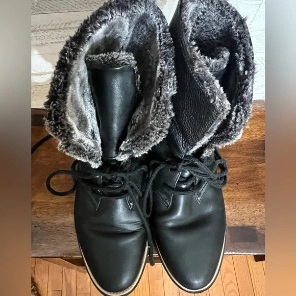 Clarks Womens Sharon Pearl Boots.  Fuzzy, comfortable and warm.  Size 9 - Picture 6 of 12